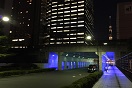 10.錦糸町の鉄道高架下に広がる不思議な光景　―歩道が青く照らされる理由―